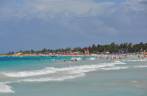 Orient Beach movimentada, em Saint Martin, no Caribe